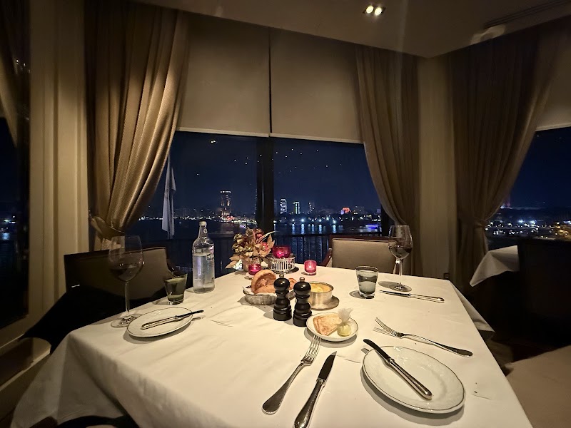 The Grill Dining & Lounge - The Grill Dining & Lounge, Cornich, Semiramis InterContinental, El Nile, قصر الدوبارة، قسم قصر النيل، محافظة القاهرة‬ 11511, Egypt