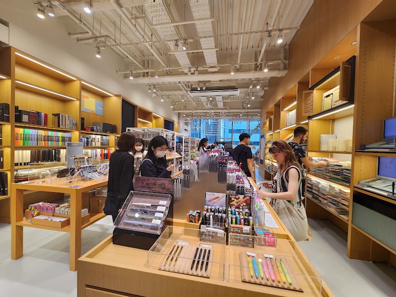Ginza Itoya - Ginza Itoya 2-chōme-7-15 Ginza, Chuo City, Tokyo 104-0061, Japan