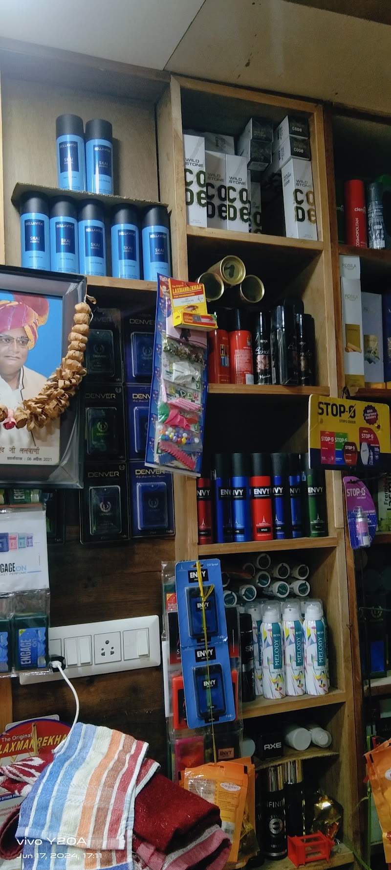 J.B. Traders - J.B. Traders Gol Bazar, BANJARI Chowk, Raipur, Chhattisgarh 492001, India