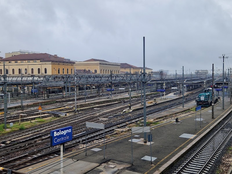 Bologna Centrale - Bologna Centrale Piazza delle Medaglie d'Oro, 40121 Bologna BO, Italy