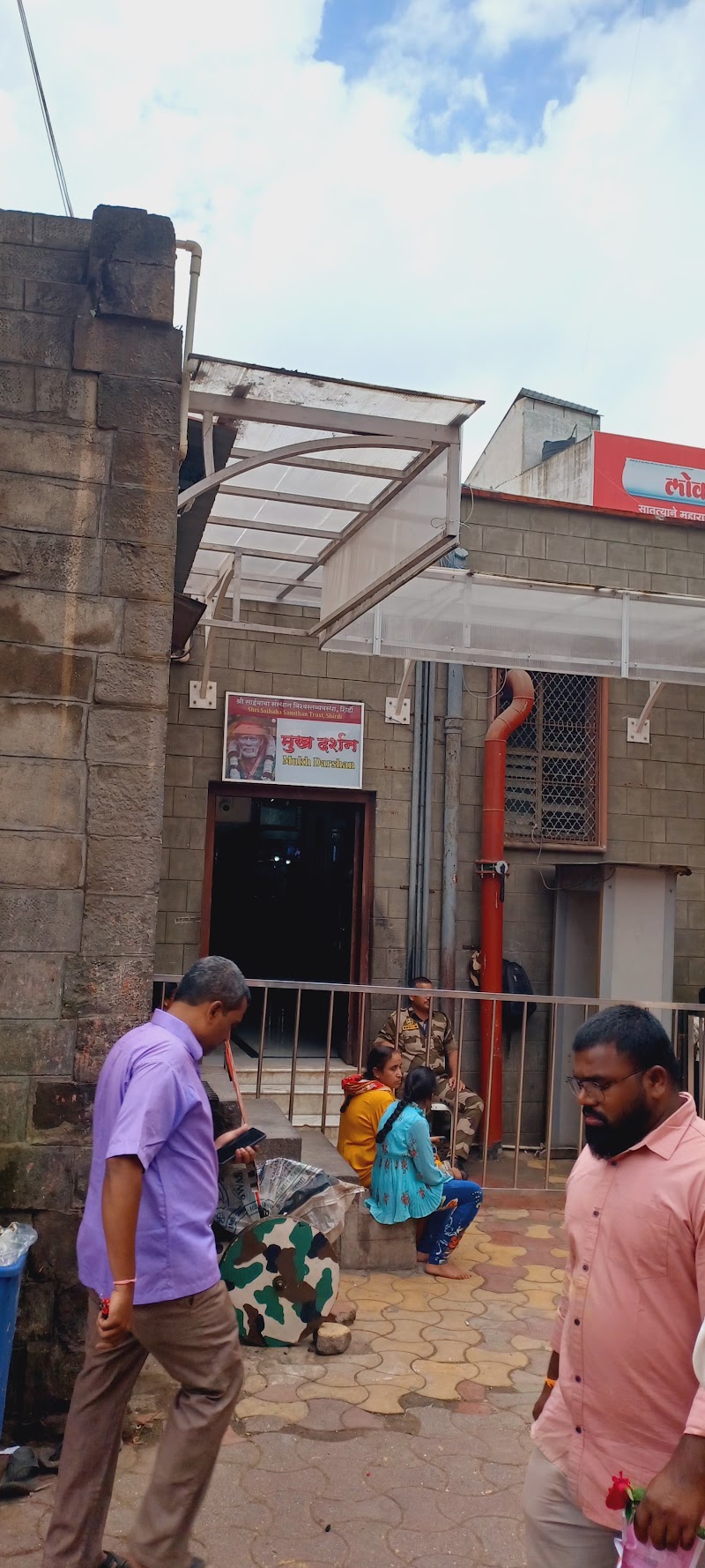 Sai Mandir Gate 3 - Sai Mandir Gate 3, QF8G+HW6 Baba temple sanctum, Mauli Nagar, Shirdi, Maharashtra 423109, India
