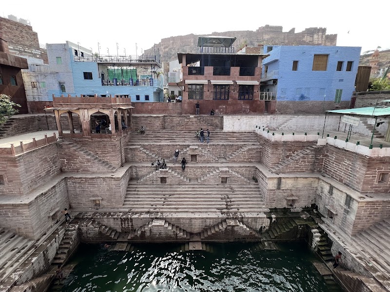 The Stepwell Square - The Stepwell Square 72WF+Q6F, Sutharo Ka Bass Rd, Gulab Sagar, Jodhpur, Rajasthan 342001, India