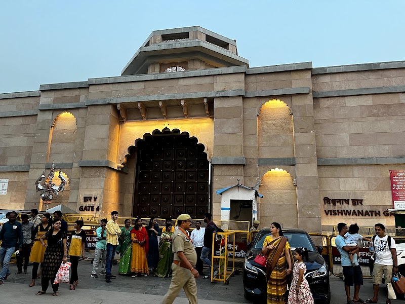 Shri Kashi Vishwanath Temple - Shri Kashi Vishwanath Temple Lahori Tola, Varanasi, Uttar Pradesh 221001, India