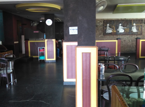 Hotel Sri Srinivasa - Hotel Sri Srinivasa Shop 9 & 14, Ground Floor, Bengaluru - Mangaluru Hwy, Sakleshpura, Karnataka 573134, India