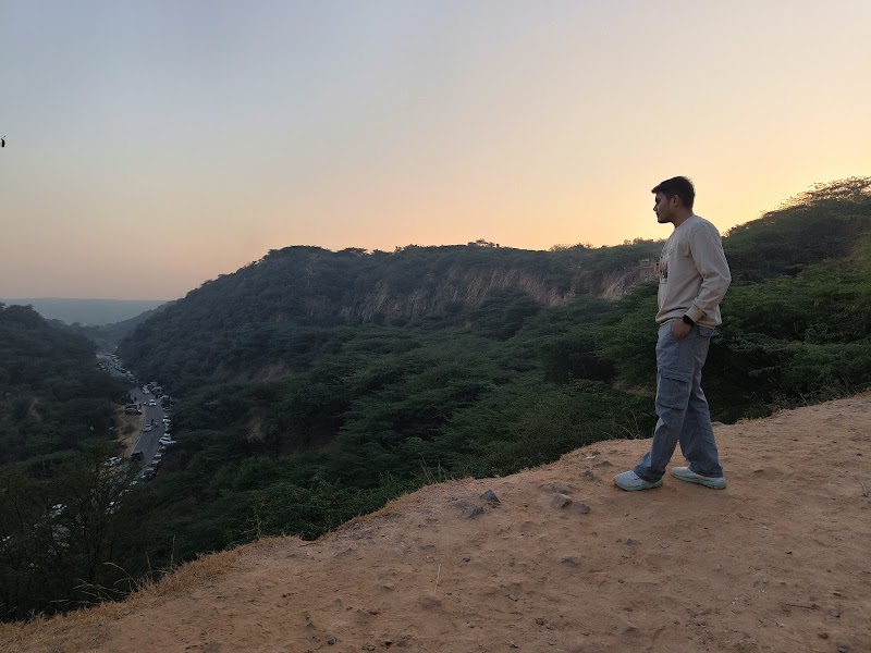 Leopard Trail View - Leopard Trail View 9X5W+7VW, Gurugram, Haryana 122101, India