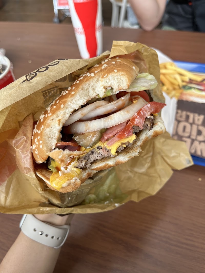 Burger King (Airport) - Burger King (Airport) Hong Kong, Chek Lap Kok, Food Court near Gate 40, HK 新界 大嶼山-80, Departures Level (L6
