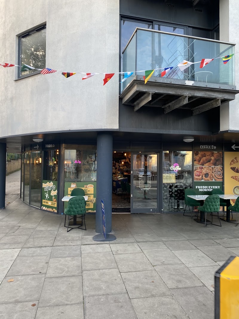 Cafe No 92 - Cafe No 92 92 Manchester Rd, London E14 3BE, UK