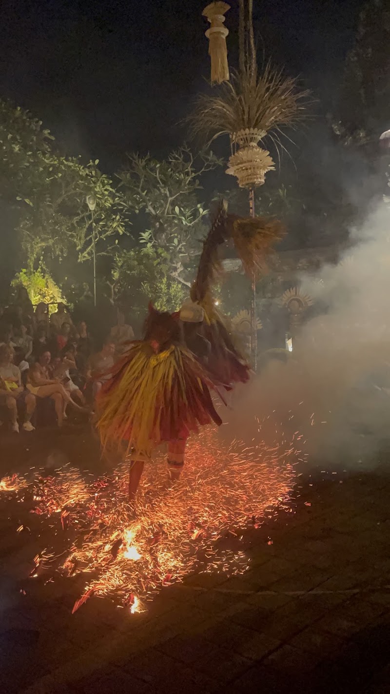 Kecak & Fire Dance at Pura Puseh Ubud - Kecak & Fire Dance at Pura Puseh Ubud, Jl. Suweta No.32, Ubud, Kecamatan Ubud, Kabupaten Gianyar, Bali 80571, Indonesia