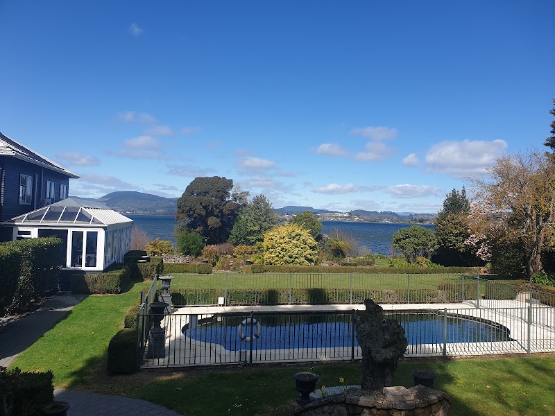 Black Swan Lakeside Boutique Hotel - Black Swan Lakeside Boutique Hotel 171 Kawaha Point Road, Kawaha Point, Rotorua 3010, New Zealand