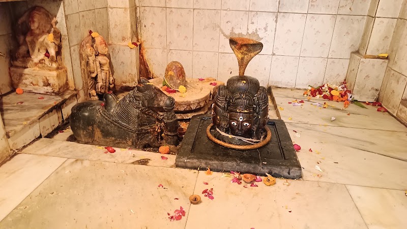 Eklingji Mahadev Mandir - Eklingji Mahadev Mandir HMJJ+3Q2, Ashoka Haveli, Udaipur, Rajasthan 313004, India