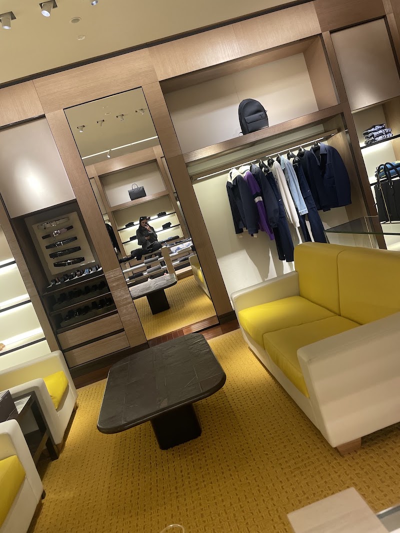 Louis Vuitton Frankfurt - Louis Vuitton Frankfurt, Goethestraße 1, 60313 Frankfurt am Main, Germany