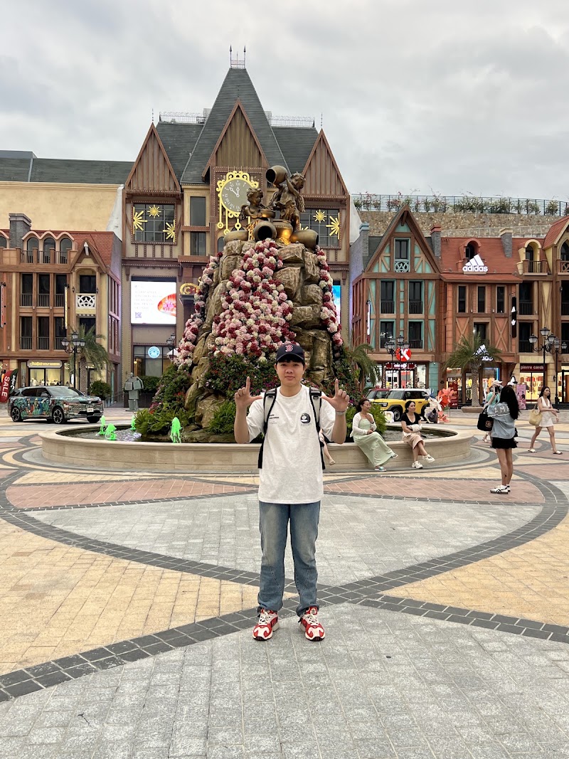 Quảng trường Thần Thoại - Quảng trường Thần Thoại, 668R+W2G, Nha Trang, Khanh Hoa, Vietnam