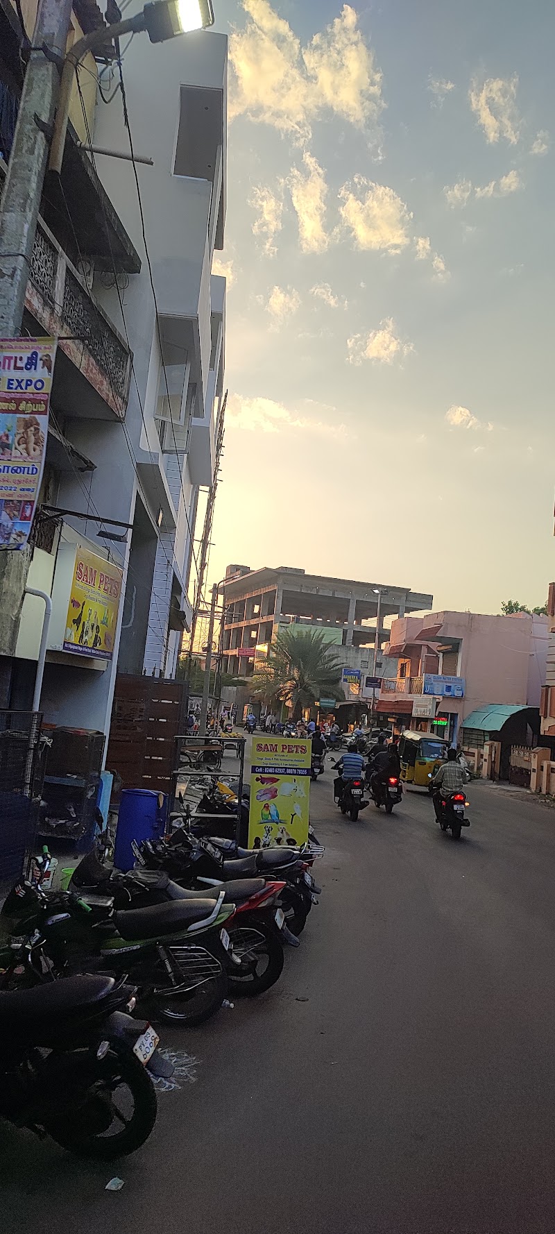 Mahatma Gandhi Road - Mahatma Gandhi Road Mahatma Gandhi Rd, Puducherry, India