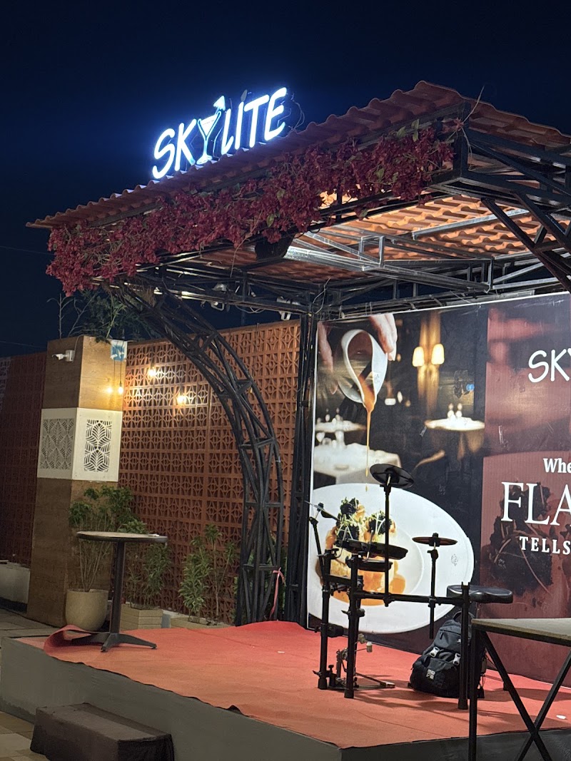 Skylite Lounge - Skylite Lounge 5th Floor, Rooftop, At Fourtune Mall, Skylite Lounge, behind Bank Of Maharashtra, Sitabuldi, Nagpur, Maharashtra 440012, India