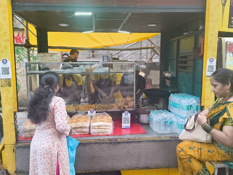 Lataz vada pav - Lataz vada pav, Kanoji Angre Rd, Sai Wadi, Andheri East, Mumbai, Maharashtra 400069, India