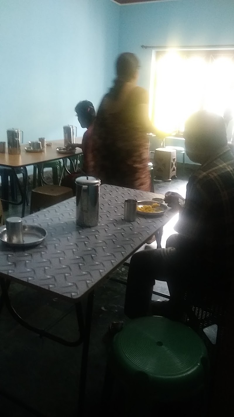 Srinidhi mess (pure veg) - Srinidhi mess (pure veg), 4WWV+G36, B Shettigeri Ponamppet Rd, Bizarre Nagara, Halligattu, Karnataka 571216, India