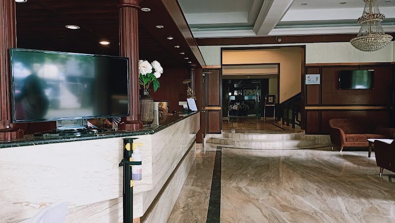 Hotel Rathna Residency - Hotel Rathna Residency 355, Variety Hall Rd, behind Railway Station, Town Hall, Coimbatore, Tamil Nadu 641001, India