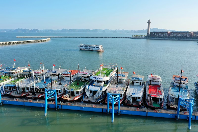Cảng tàu khách Quốc tế Hạ Long - Cảng tàu khách Quốc tế Hạ Long 9, đường Hạ Long, Bãi Cháy, Quảng Ninh, Vietnam