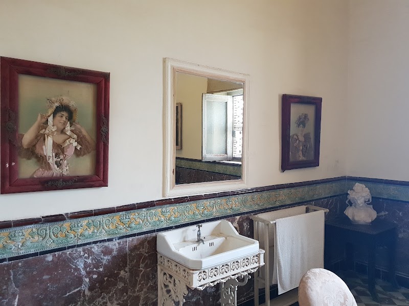 Jai Vilas Palace - Jai Vilas Palace Jai Vilas Palace, Lashkar, Gwalior, Madhya Pradesh 474009, India