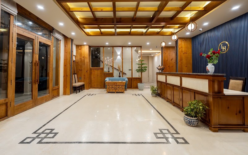 Hotel Ladakh Heights - Hotel Ladakh Heights 65, Gonpa Gangles Road, Leh, 194101