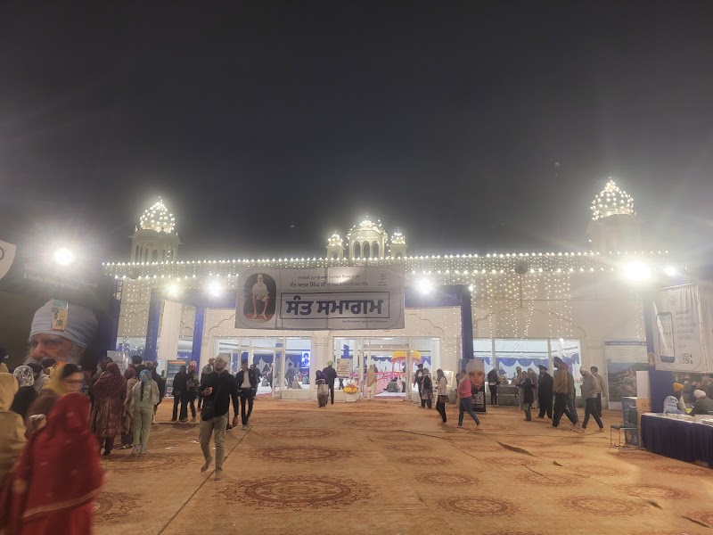 Gurudwara Shri Rakab Ganj Sahib - Gurudwara Shri Rakab Ganj Sahib Guru Gobind Singh Bhawan, Pandit Pant Marg, South Block, Rakab Ganj, New Delhi, Delhi 110001, India