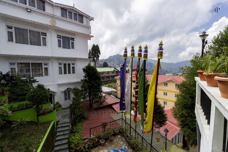 Little Tibet - Little Tibet Oppositve Governors, Raj Bhavan, Mall Rd, Chauk Bazaar, Darjeeling, West Bengal 734101, India