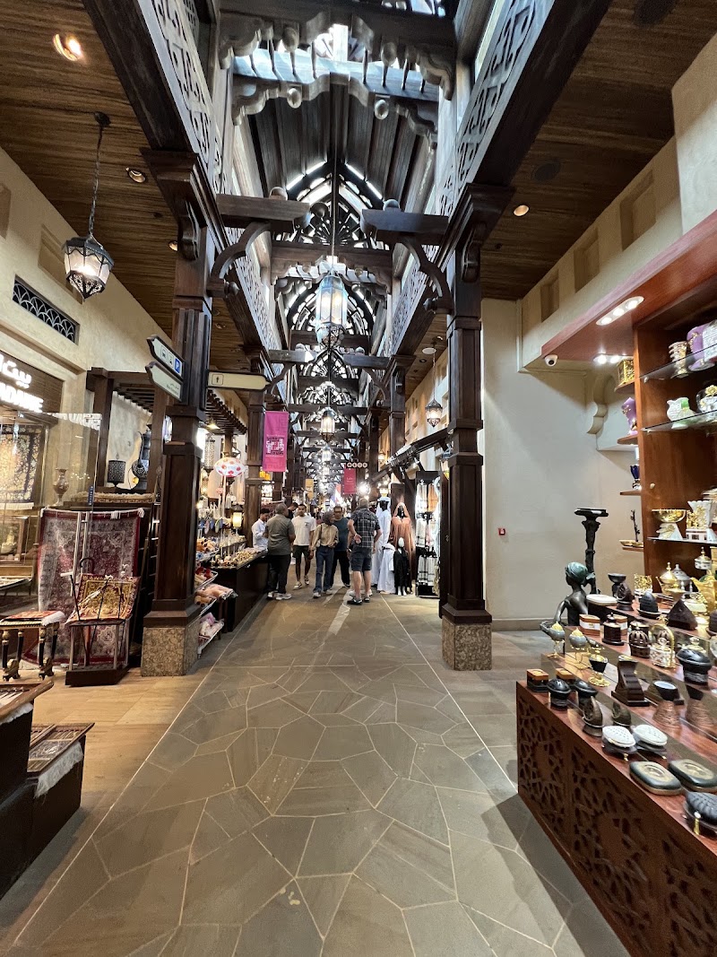 Souk Madinat Jumeirah - Souk Madinat Jumeirah King Salman Bin Abdulaziz Al Saud St - Al Sufouh 1 - Dubai - United Arab Emirates