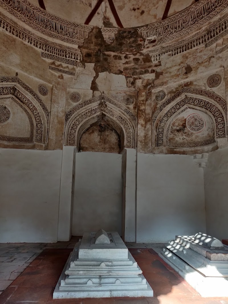 Firoz Shah's Tomb - Firoz Shah's Tomb 2, Hauz Khas Tank, Hauz Khas Village, Deer Park, Hauz Khas, New Delhi, Delhi 110016, India