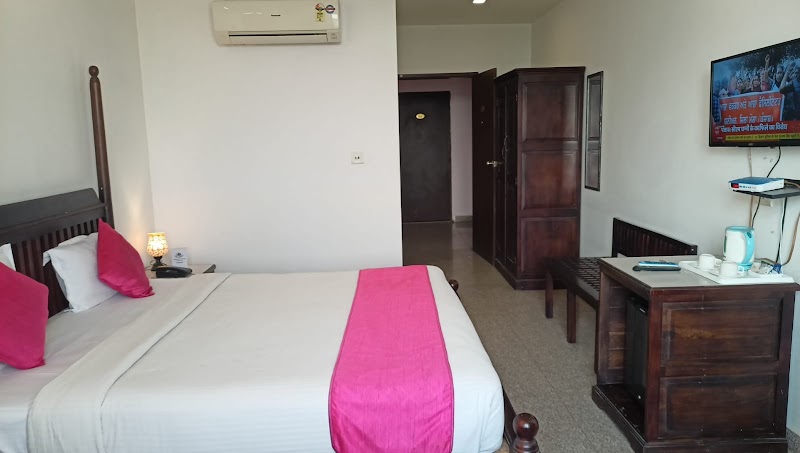 HOTEL BHANWAR SINGH PALACE - HOTEL BHANWAR SINGH PALACE, NATIONAL HIGHWAY 8, Nohariya, Kishangarh, Rajasthan 305801, India