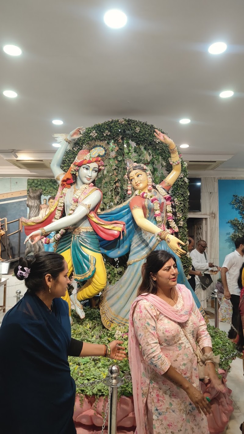 ISKCON Krishna Kutir - ISKCON Krishna Kutir HMFH+JC8, Raman Reiti, Vrindavan, Uttar Pradesh 281121, India