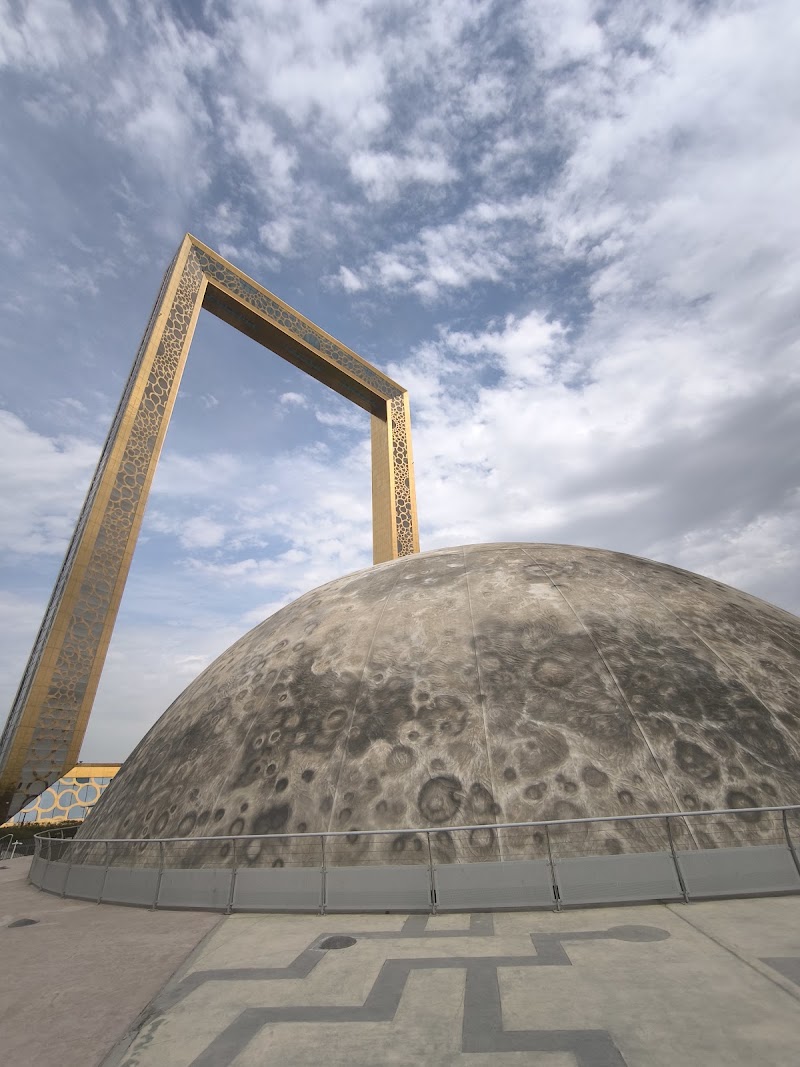 Dubai Frame - Dubai Frame Zabeel Park Jogging Track - Al Kifaf - Dubai - United Arab Emirates
