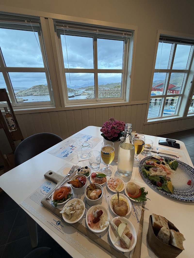 Lofoten Seafood Center - Lofoten Seafood Center, Mortsundveien 379, 8370 Leknes, Norway