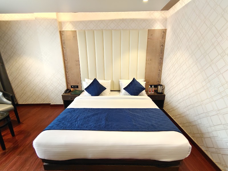 The Emerald Hotel & Siya Milan banquets - The Emerald Hotel & Siya Milan banquets Lenin chowk, Majhaulia Rd, Musahri, Muzaffarpur, Bihar 842001, India