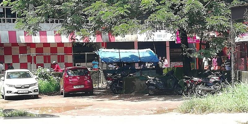 Consumerfed Foreign Liquor Shop - Consumerfed Foreign Liquor Shop, MH94+H24, SH 1, Ettumanoor, Kerala 686631, India