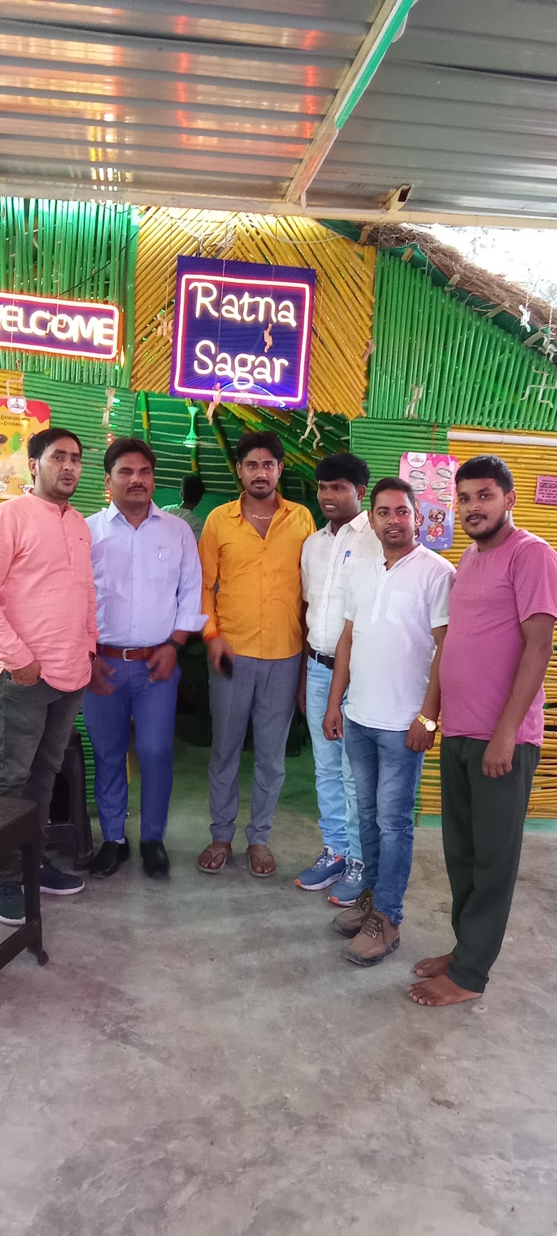 Apna Dhaba - Apna Dhaba 128/8, Stanley Rd, Vivek Vihar Colony, Civil Lines, Prayagraj, Uttar Pradesh 211002, India