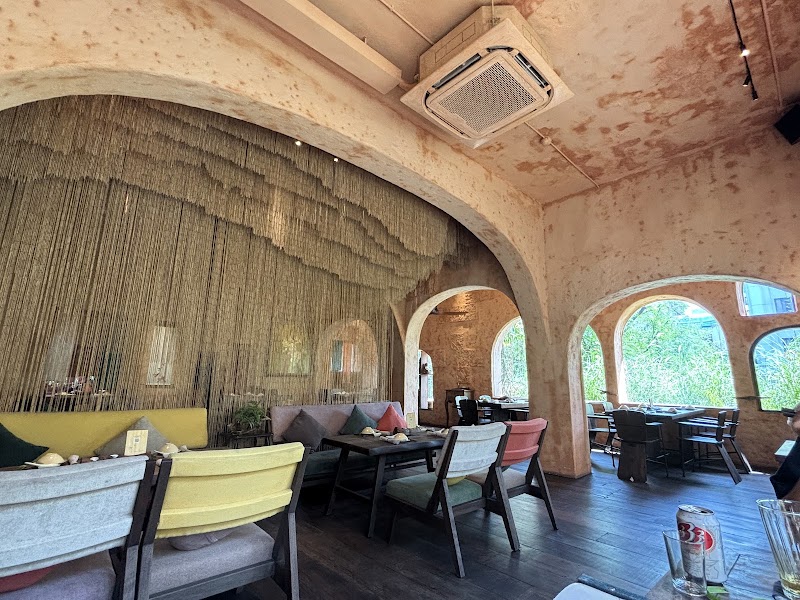 Hum Lounge - Hum Lounge, 34 Võ Văn Tần, Xuân Hòa, Hồ Chí Minh 70000, Vietnam