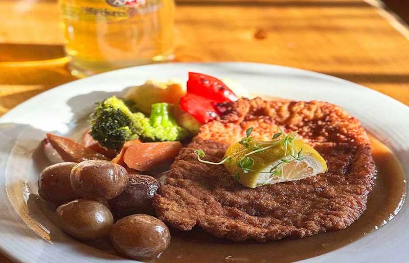 Gasthaus on the Lake - Gasthaus on the Lake 5790 Beach Ave, Peachland, BC V0H 1X6, Canada