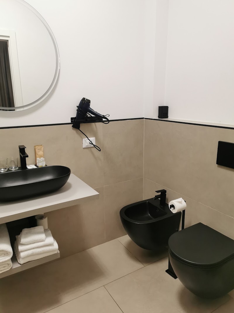 Luxury Station Suite - Luxury Station Suite, Via Giovanni Amendola, 15, 40121 Bologna BO, Italy