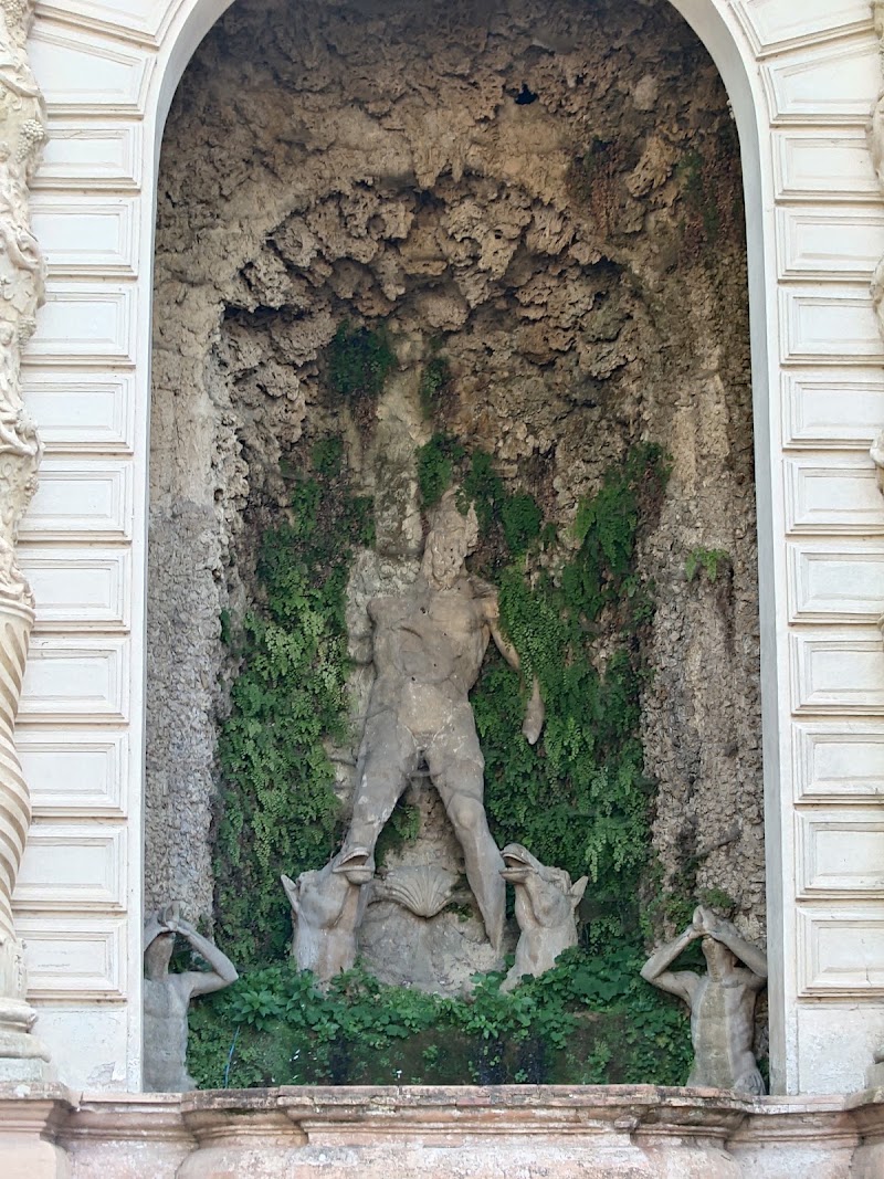 P.za Trento, 5 - P.za Trento, 5, 00019 Tivoli RM, Italy