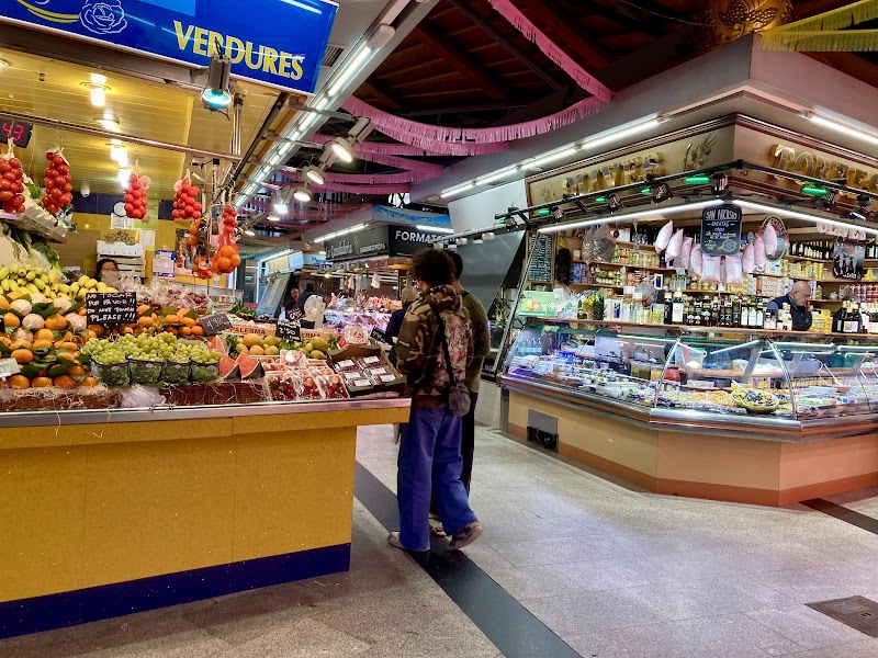 Mercat dels Encants de Barcelona - Mercat dels Encants de Barcelona Carrer de los Castillejos, 158, Eixample, 08013 Barcelona, Spain