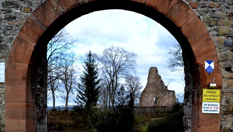 Burg Gerhardstein (Löwenburg) - Burg Gerhardstein (Löwenburg), An d. Burg 10, 54568 Gerolstein, Germany