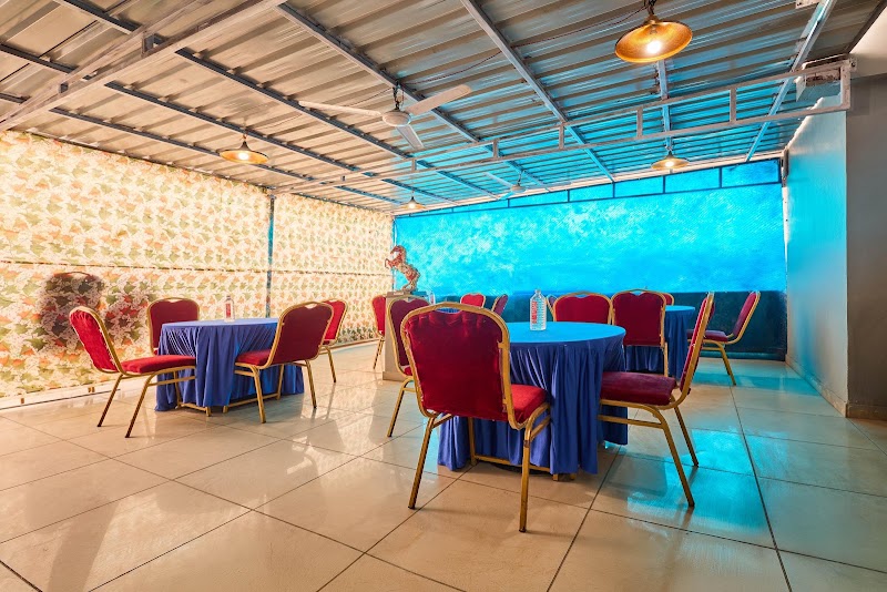 Treebo The Kings Plaza Near Airport - Treebo The Kings Plaza Near Airport A-56, 9, Rd Number 4, near IGI Road, Block B, Mahipalpur Extension, Mahipalpur, New Delhi, Delhi 110037, India