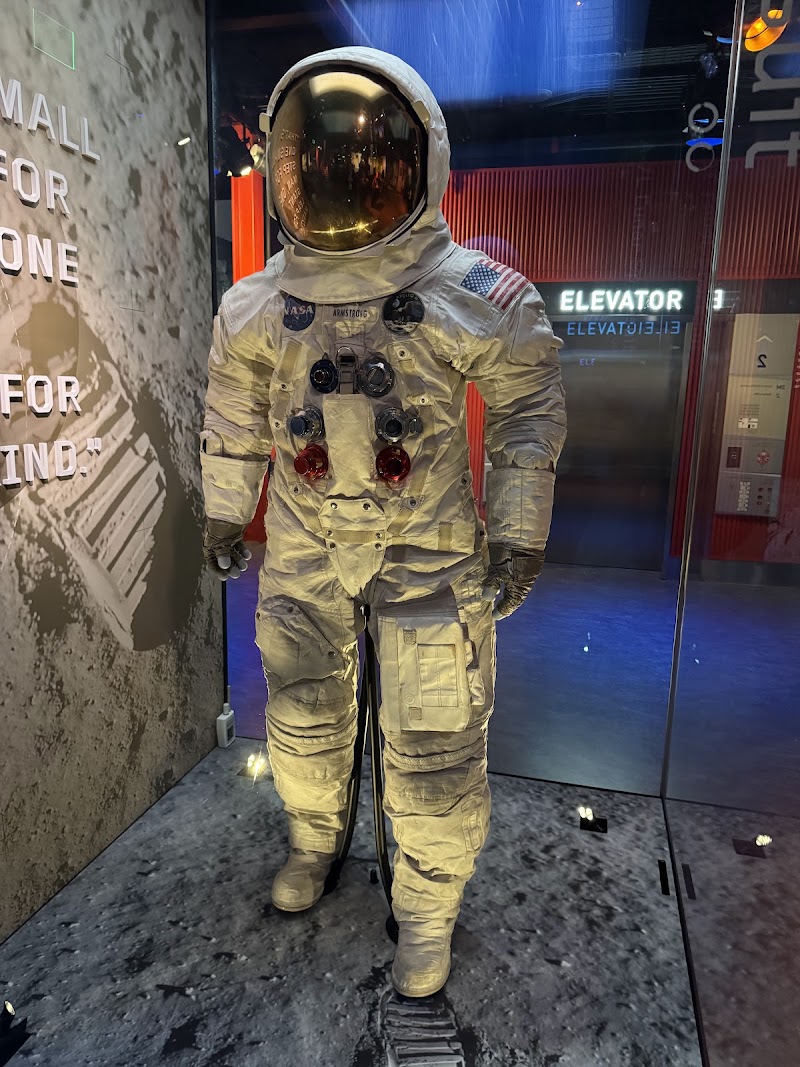 Smithsonian's National Air and Space Museum - Smithsonian's National Air and Space Museum 650 Jefferson Dr SW, Washington, DC 20004, USA