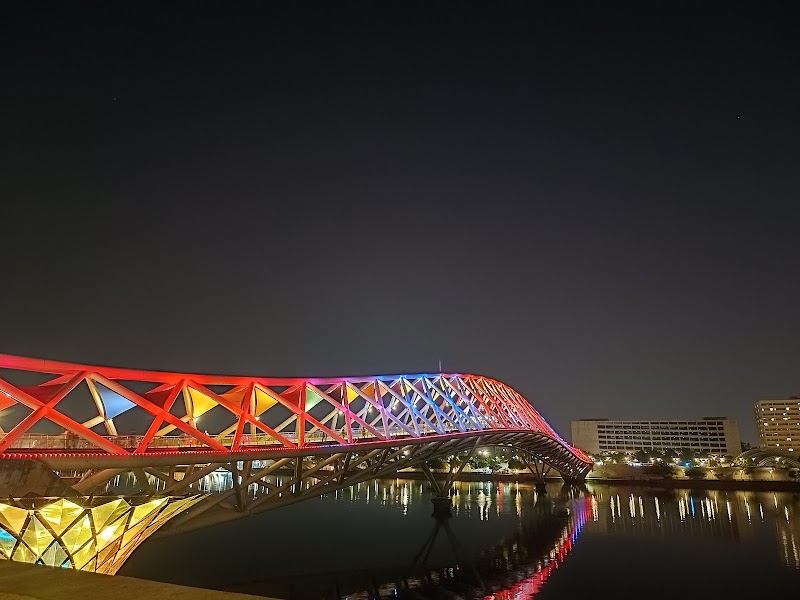 Sabarmati Riverfront Flower Park - Sabarmati Riverfront Flower Park Pujya Pramukh Swami Maharaj Marg, Ellisbridge, Ahmedabad, Gujarat 380006, India
