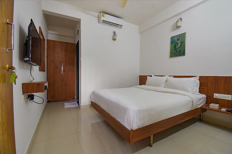 Hotel Sky Vista Homes - Hotel in Kharadi, Pune - Hotel Sky Vista Homes - Hotel in Kharadi, Pune Aside Rising Medicare Hospital, HW3Q+FPP, behind Hotel Raddison Blu, Pandhari Nagar, Kharadi, Pune, Maharashtra 411014, India
