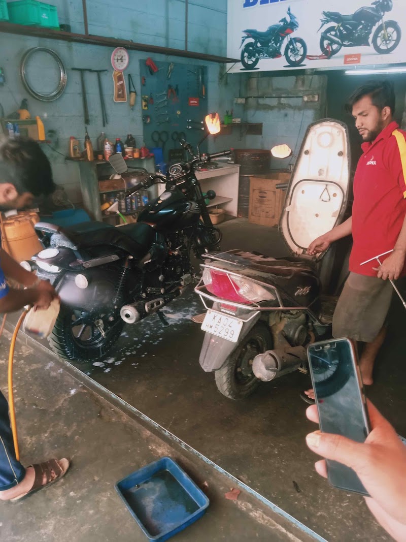 Bike service point - Bike service point 1307 24th main, GRS plaza, 25th B Cross Rd, 2nd Sector, BDA Layout, HSR Layout, Bengaluru, Karnataka 560102, India