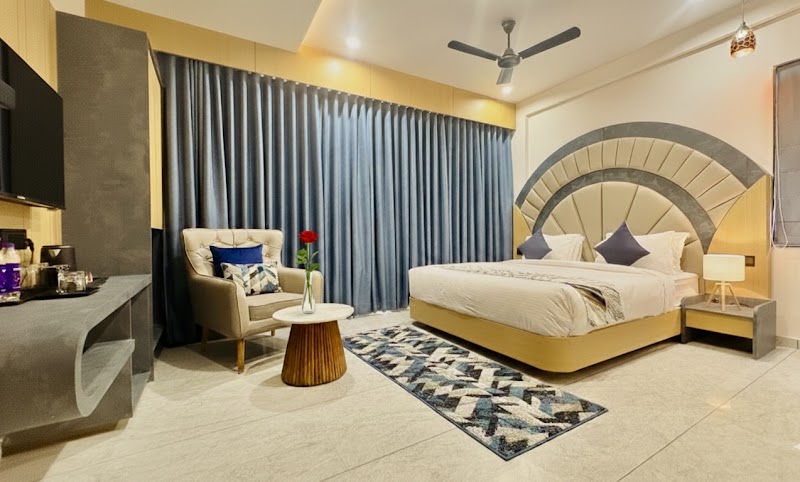 Hotel Shree Radhe Dwarka - Hotel Shree Radhe Dwarka, Bhathan Chowk, Kandas Bapu Road, near Gaushala, District:, Dwarka, Gujarat 361335, India