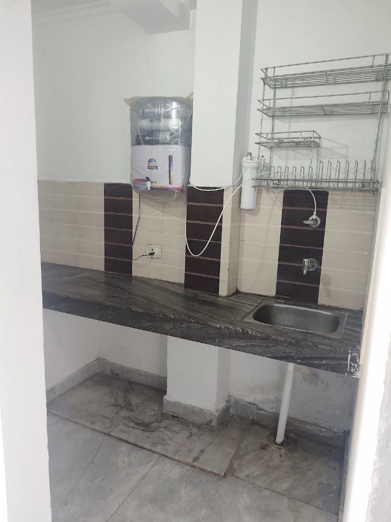 SHRI MARUTI PG - SHRI MARUTI PG Ho, metro station gate, 2, Street No. A96, near Bikaner Sweets, Saidulajab, Saiyad ul Ajaib, Saket, New Delhi, Delhi 110030, India