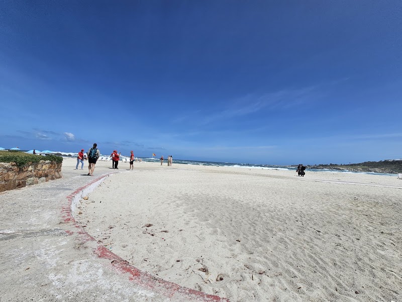 Camps Bay Beach and Table Mountain View Point - Camps Bay Beach and Table Mountain View Point, Camps Bay, Car Park, 0E Victoria Rd, Clifton, Cape Town, 8005, South Africa