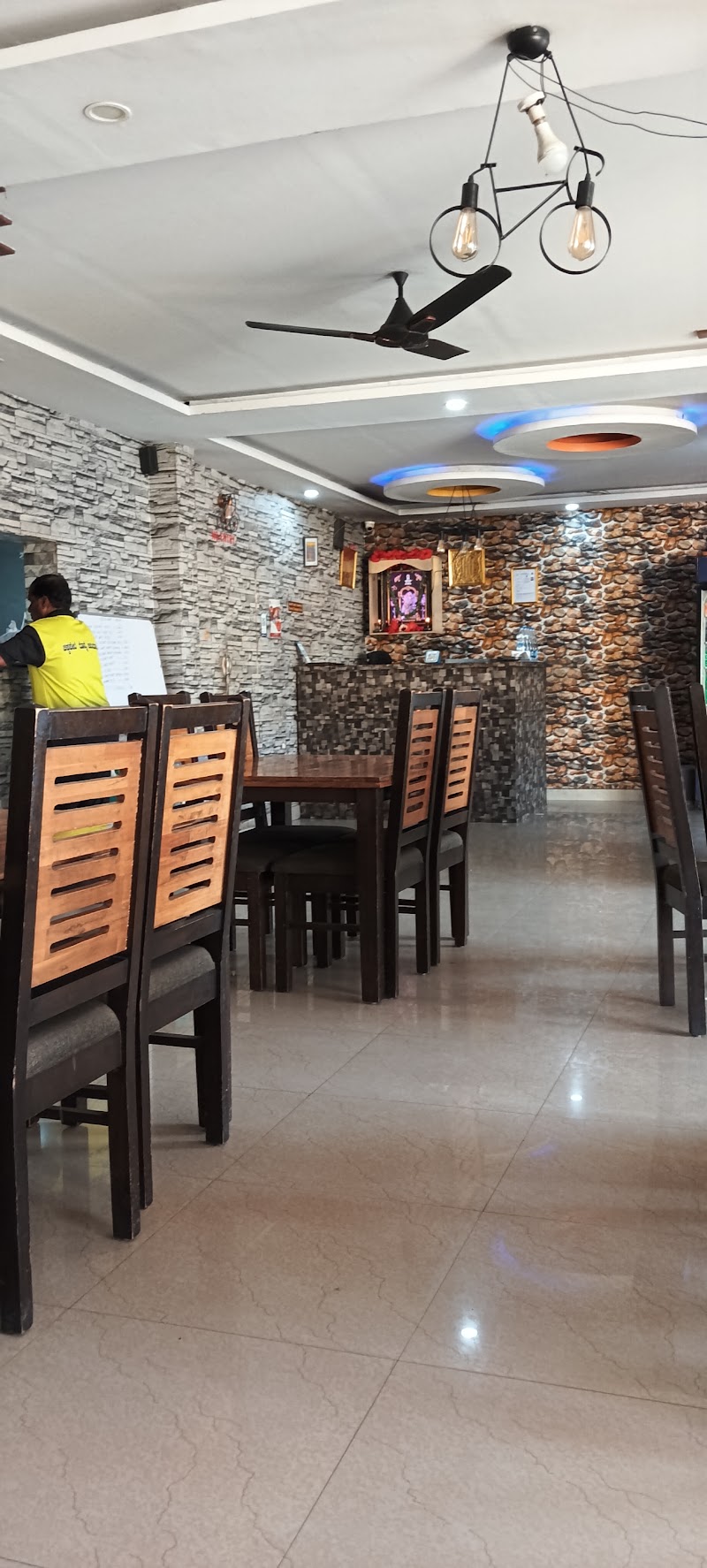 Chikpet Donne Biryani House - Since 1975 - Chikpet Donne Biryani House - Since 1975 1st Floor, Santhe Market, 1, Yelahanka Main Road, near SBI Bank, above MRP, Bengaluru, Bagaluru, Karnataka 562149, India
